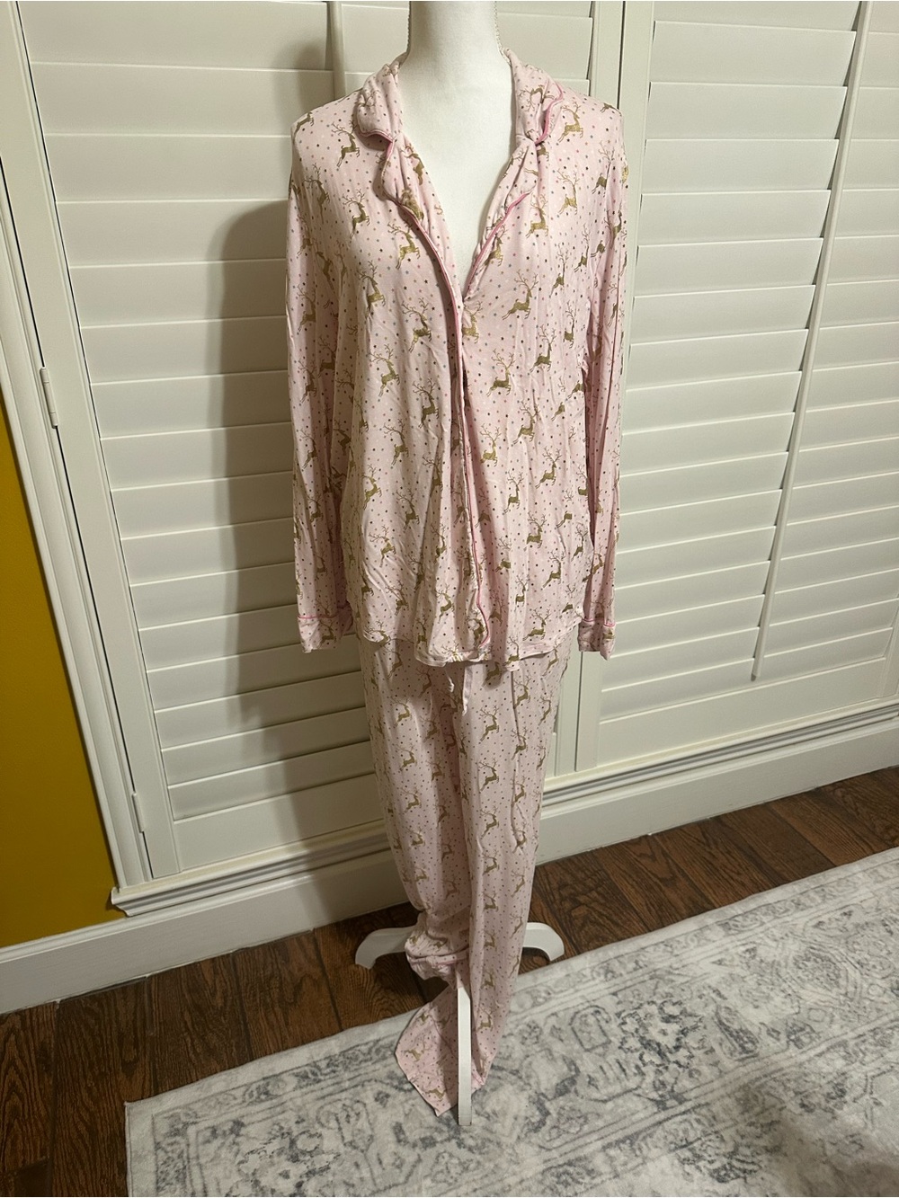 Posh Peanut Pink Giraffe-Print Pajama Set